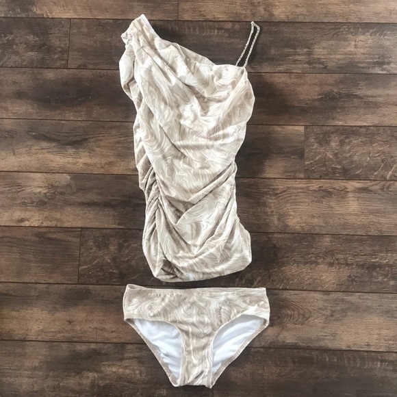 Michael Kors Other - 🎉HP!🎉 Michael Kors Size 6 Two piece Bathing Suit